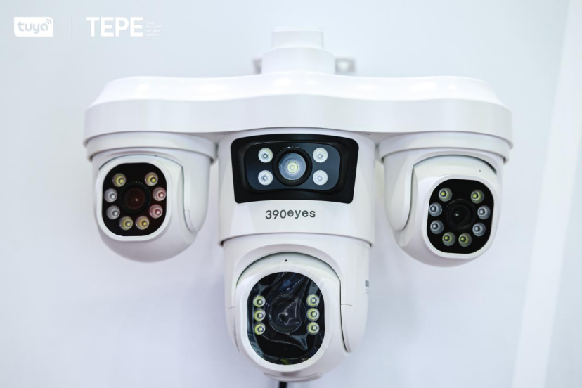 【达瑞展出的多画面摄像头，支持超广角监测更多细节】