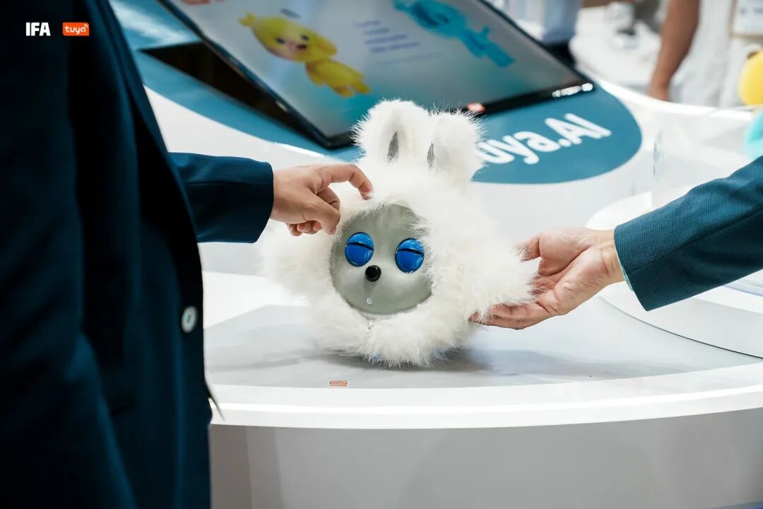 【AI桌面机器人】