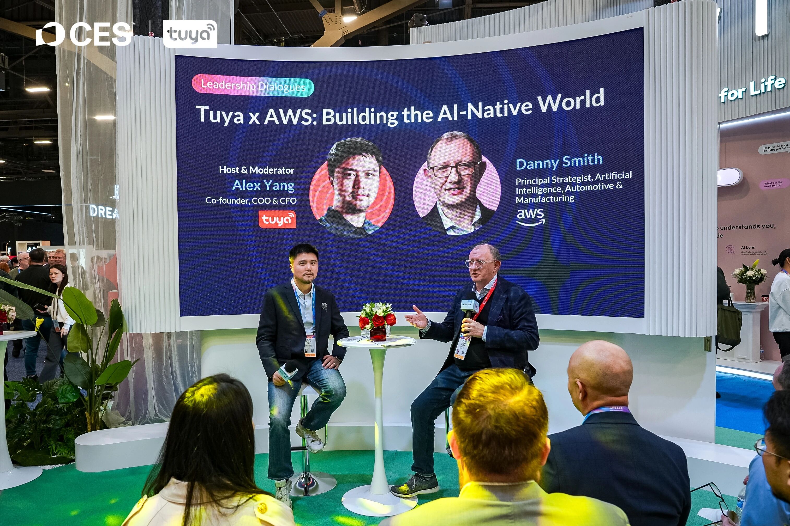 【涂鸦智能联合创始人、COO兼CFO杨懿和亚马逊云科技人工智能|汽车与制造业首席策略师Danny Smith对话】