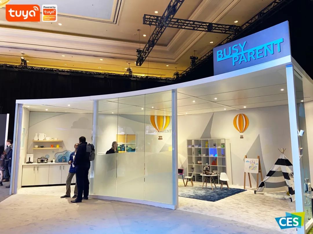 亚马逊CES展区内展出的Powered by Tuya产品
