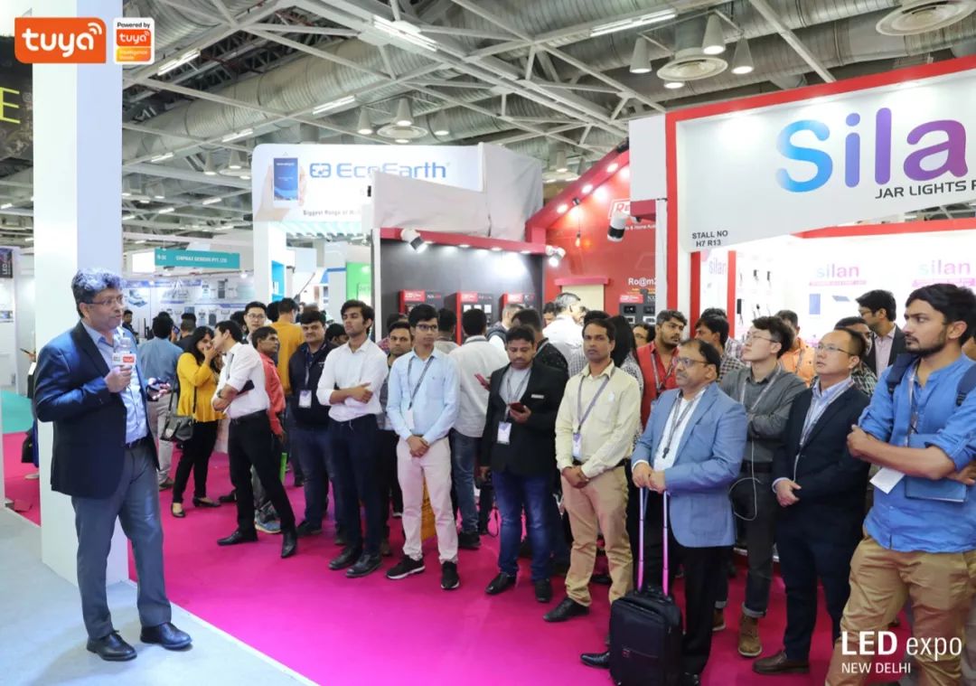 涂鸦智能印度总裁Tom Joseph于新德里2019 LED灯展发表演讲