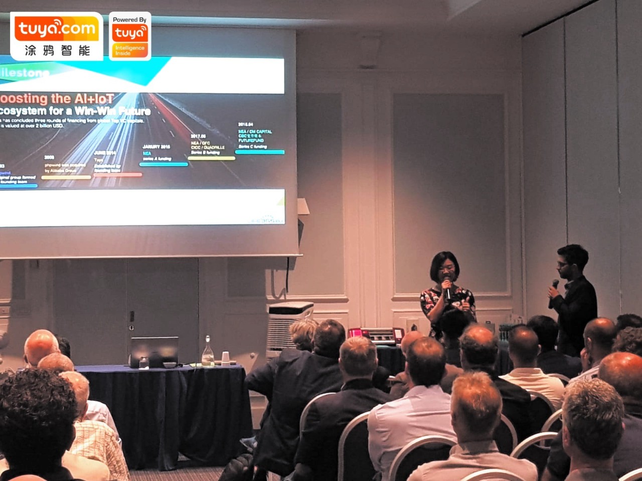 涂鸦智能欧亚大区总经理俞菲进行现场分享