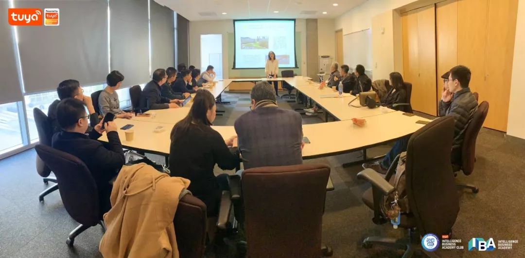 旧金山大学中国企业管理研究所所长杨小华博士为智商学院俱乐部成员分享现场