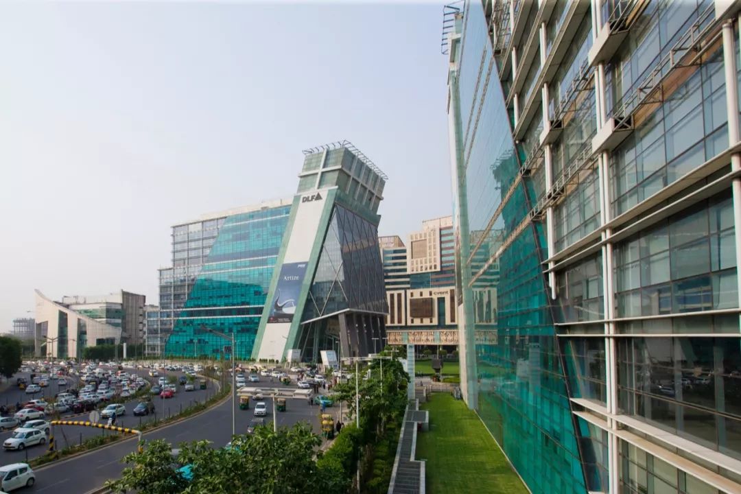 图为位于印度古尔岗的一座科技园区